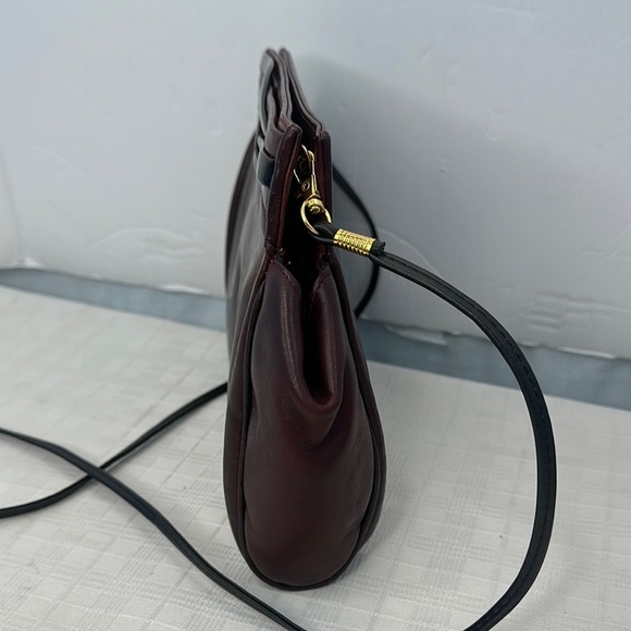 Salvatore Ferragamo Burgundy leather Shoulder Bag - Picture 3 of 12